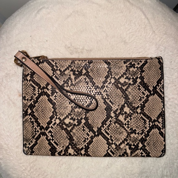 Chic Tan Snakeskin Pattern Wrislet - Picture 4 of 7